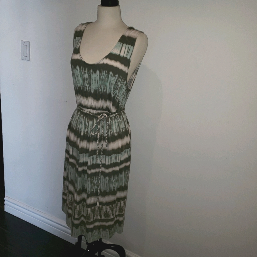 Dress - Picture 3 of 6